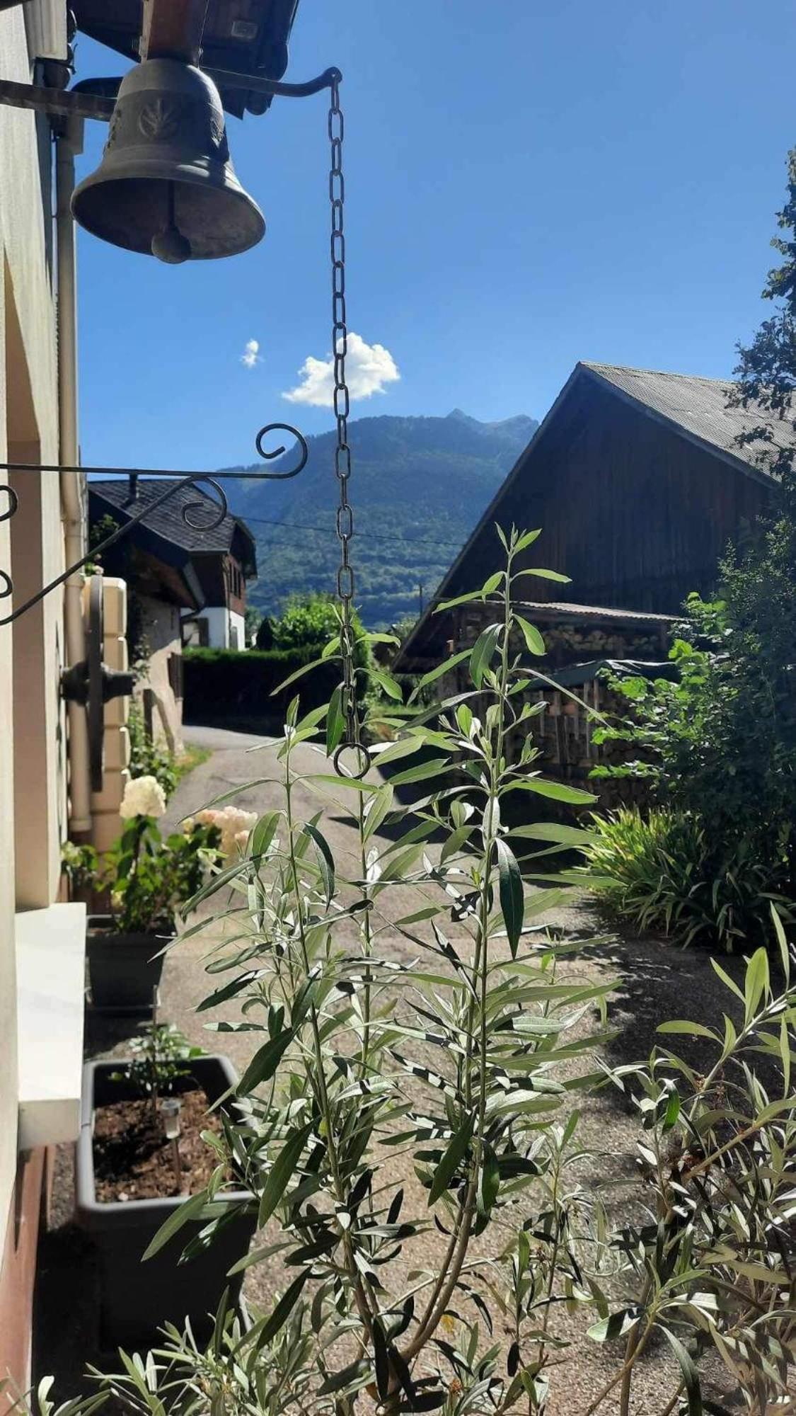 Bed and breakfast Au Refuge De Blanche *